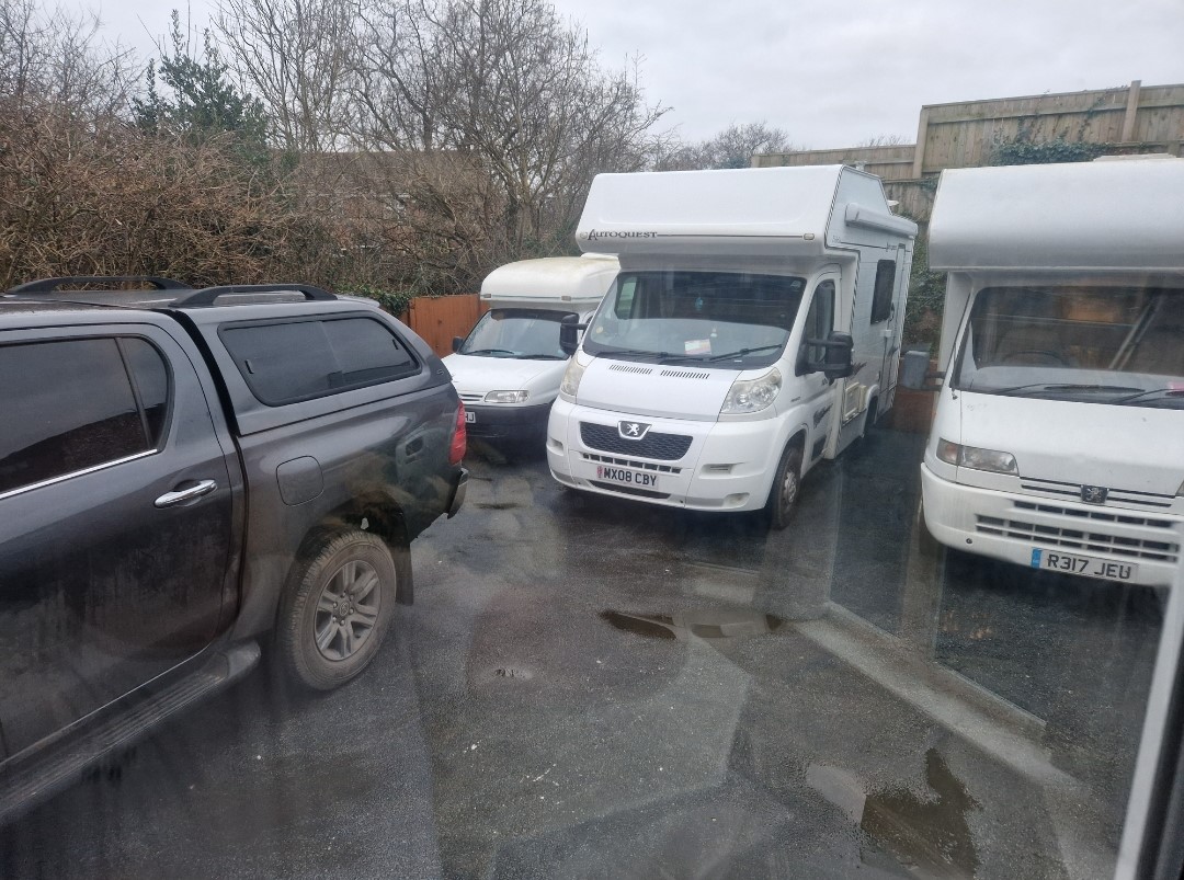 Damaged motorhome buyers